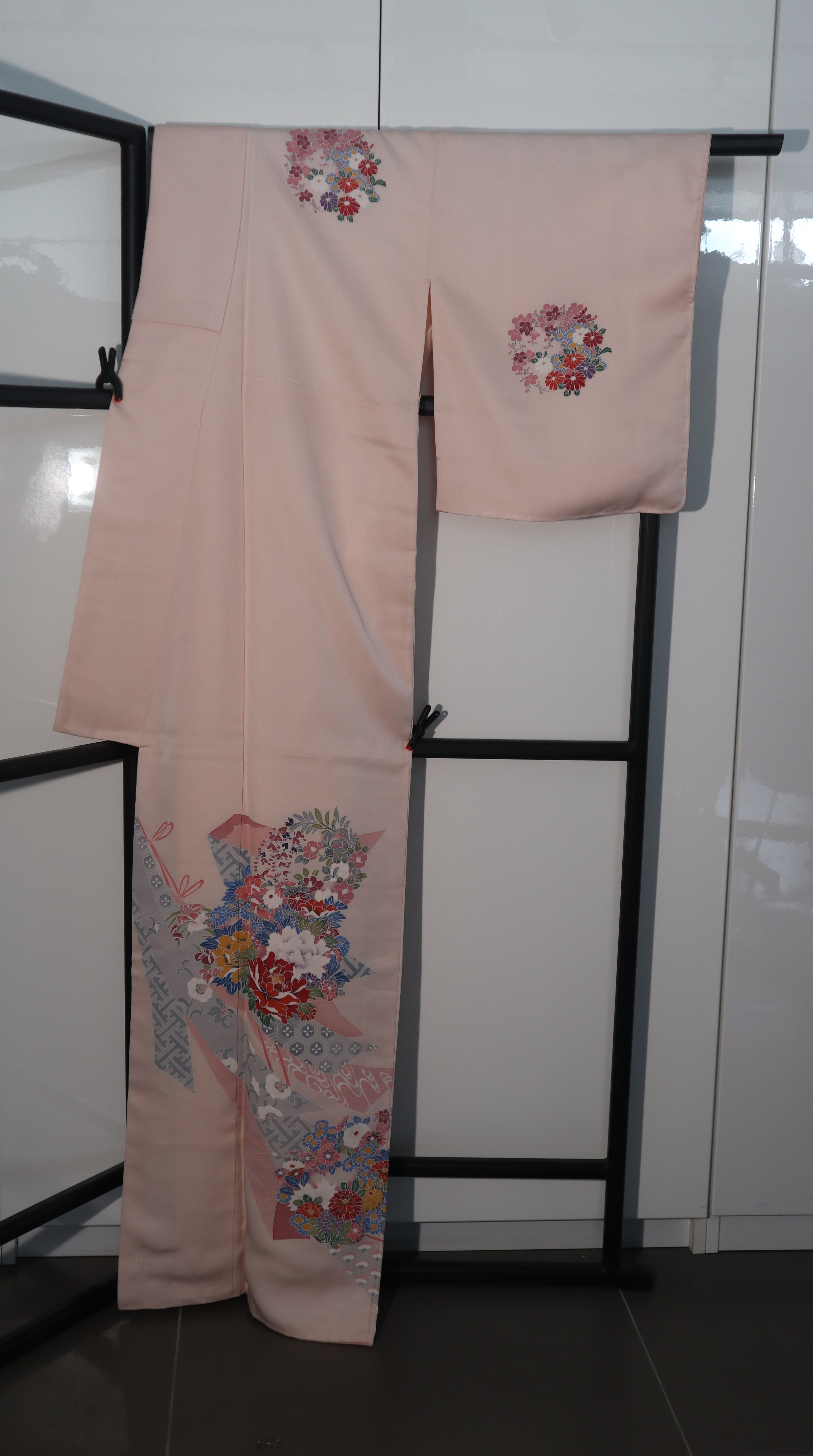 Vintage Kimono Damen - mit aufwendiger Bemalung
